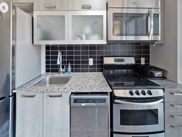345 - 68 Abell St E