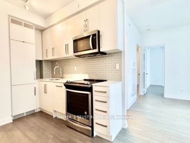 1805 - 5180 Yonge St