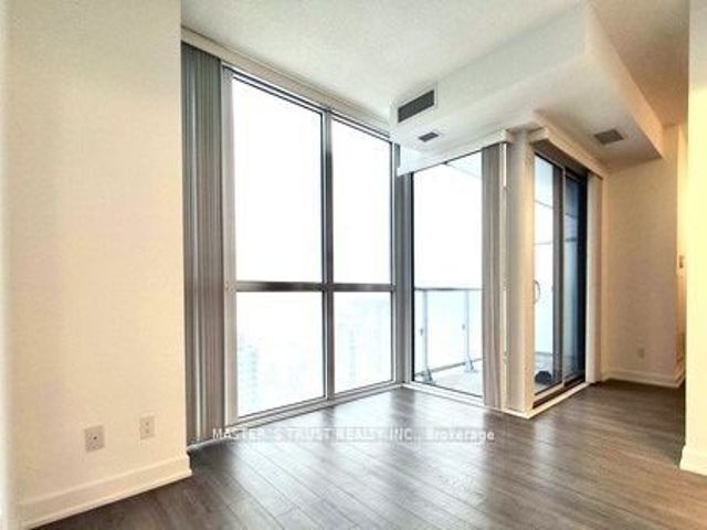 1805 - 5180 Yonge St