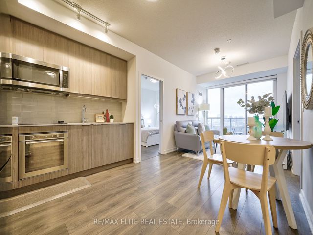 708 - 36 Forest Manor Rd