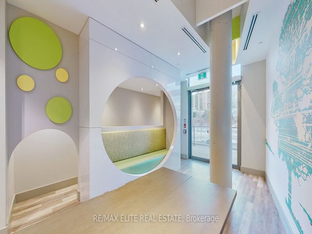 708 - 36 Forest Manor Rd