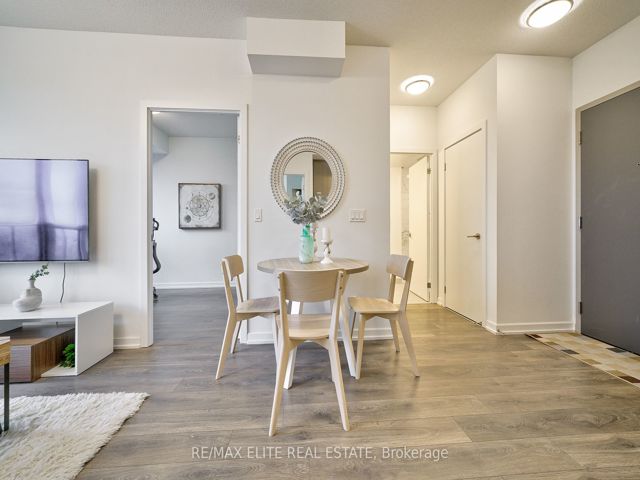 708 - 36 Forest Manor Rd