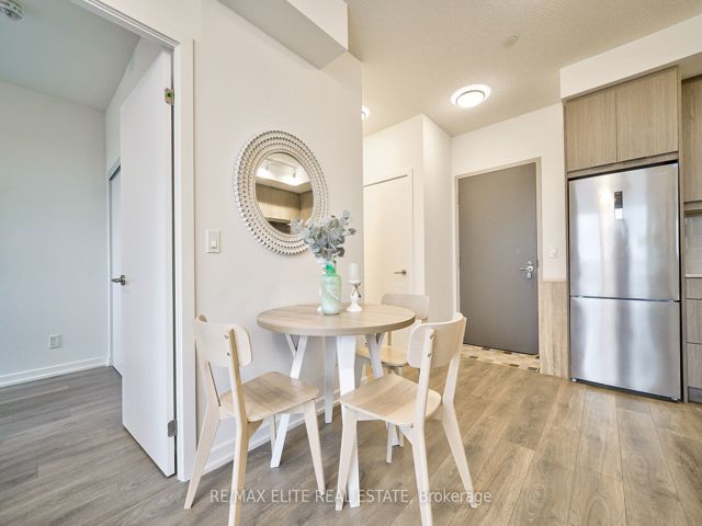 708 - 36 Forest Manor Rd