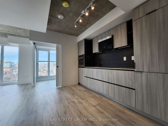 1307 - 2 Augusta Ave
