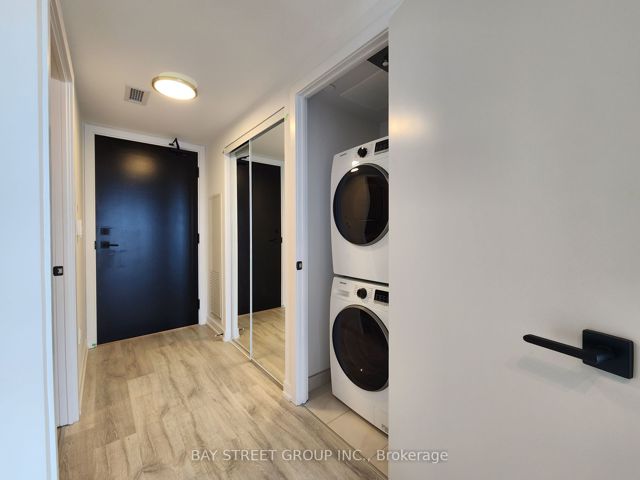 1307 - 2 Augusta Ave