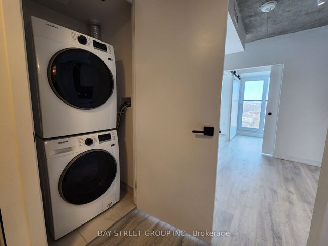 1307 - 2 Augusta Ave