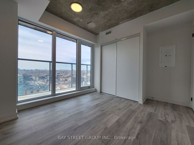 1307 - 2 Augusta Ave