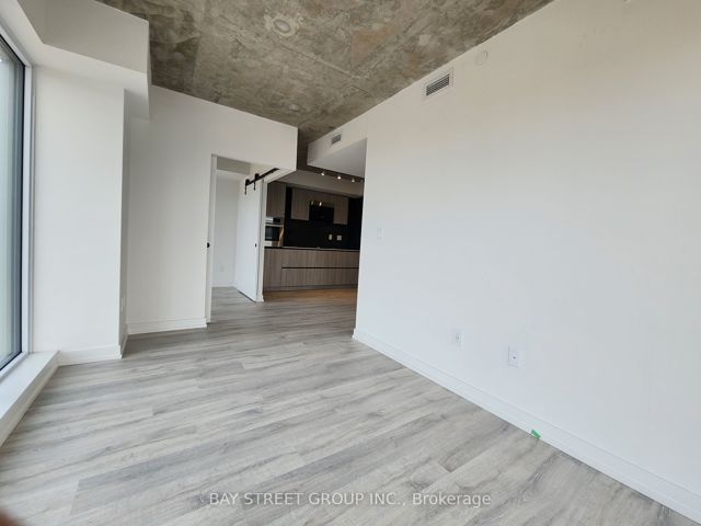 1307 - 2 Augusta Ave