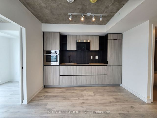 1307 - 2 Augusta Ave