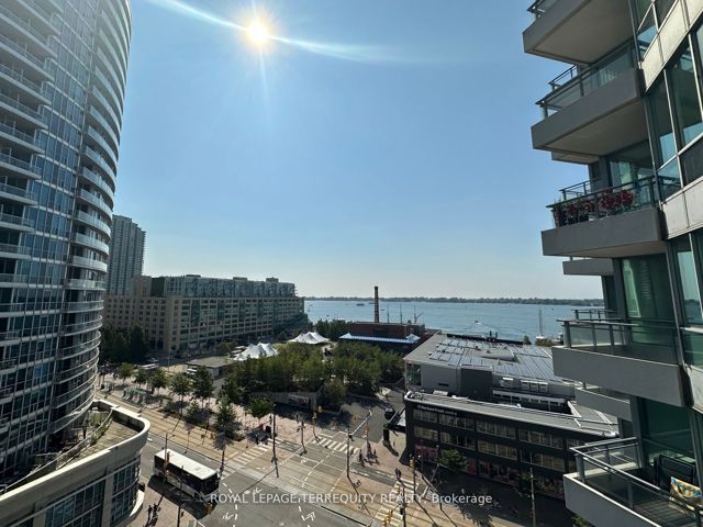 1202 - 228 Queens Quay W