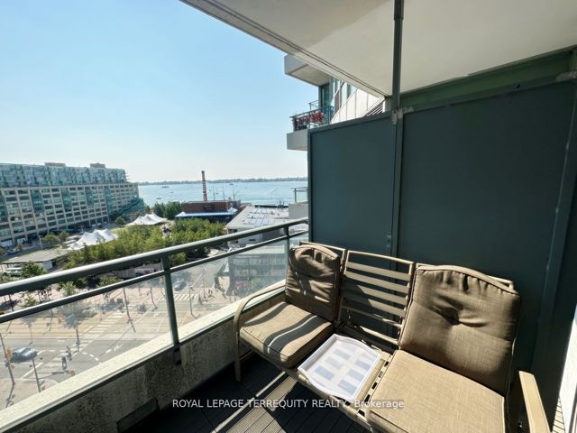 1202 - 228 Queens Quay W