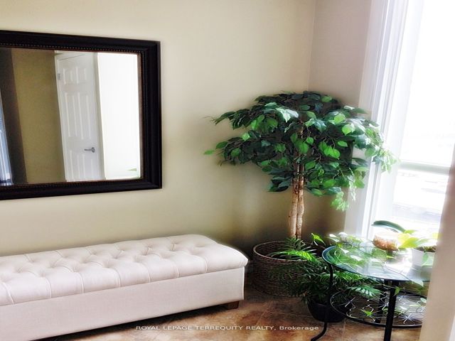 1202 - 228 Queens Quay W