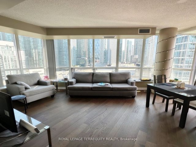 1202 - 228 Queens Quay W