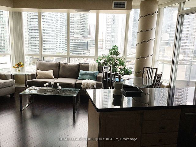 1202 - 228 Queens Quay W