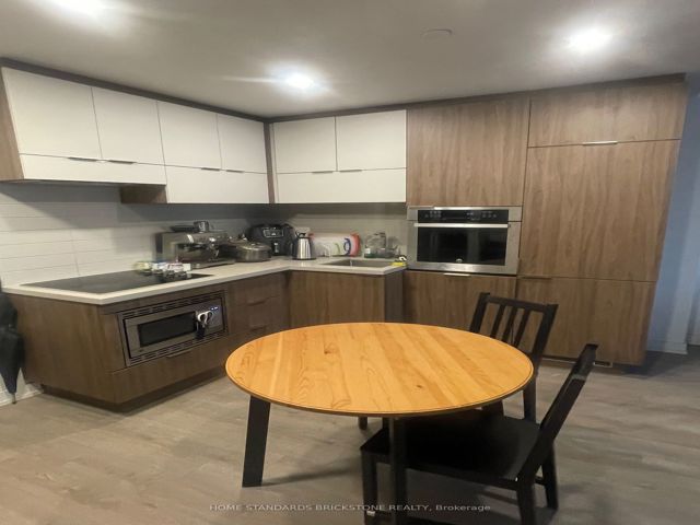 3507 - 39 Roehampton Ave