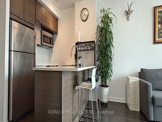 317 - 62 Forest Manor Rd