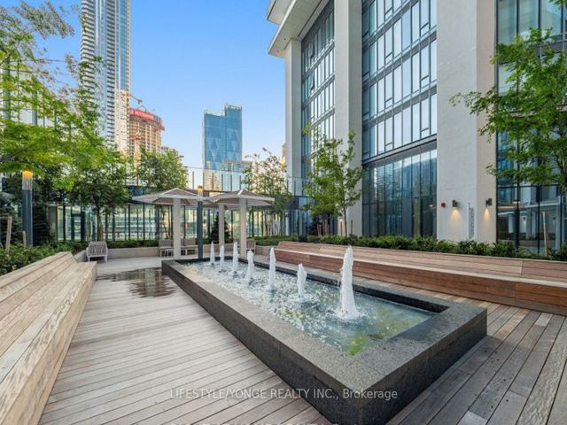 2611 - 55 Cooper St