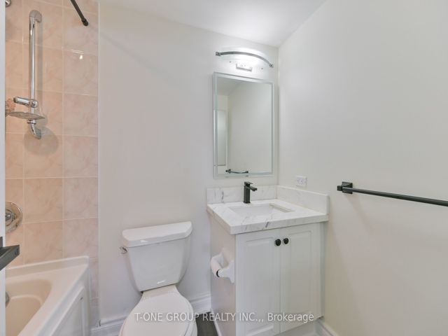 901 - 5418 Yonge St