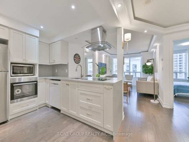 901 - 5418 Yonge St