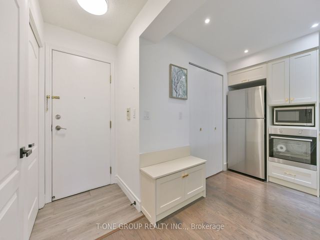 901 - 5418 Yonge St