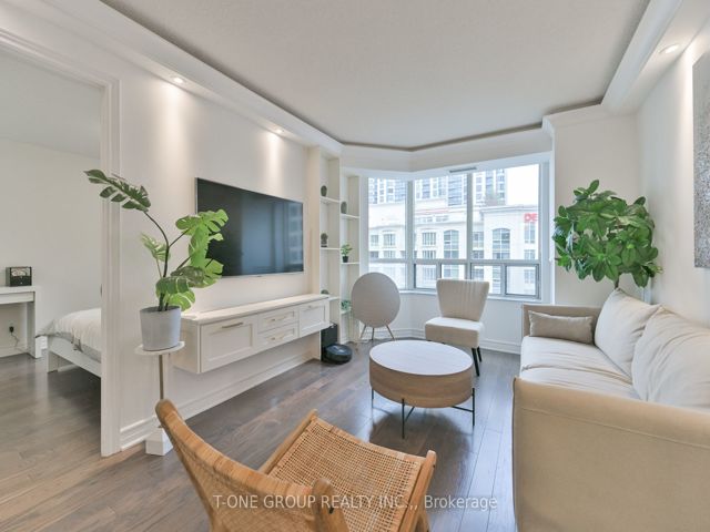 901 - 5418 Yonge St