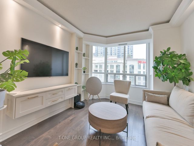 901 - 5418 Yonge St