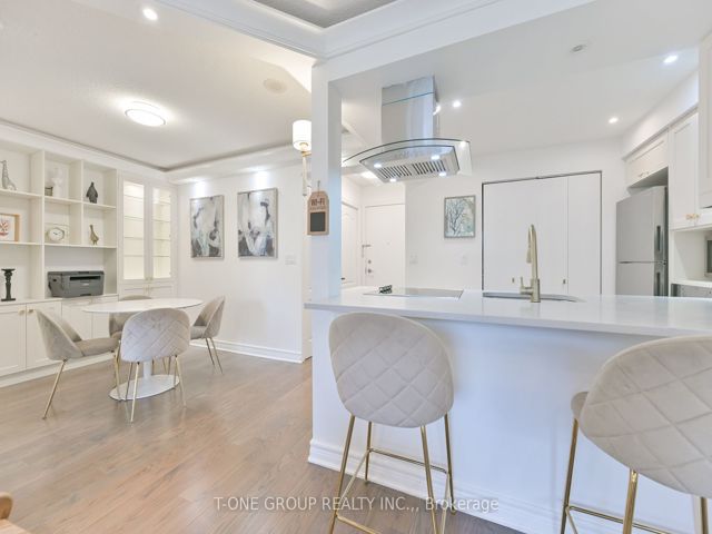 901 - 5418 Yonge St