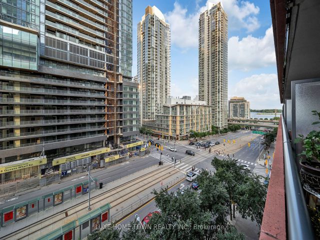 711 - 4K Spadina Ave