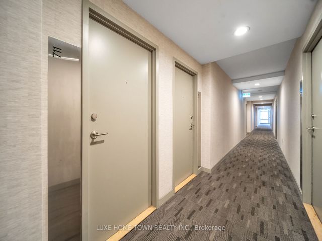 711 - 4K Spadina Ave