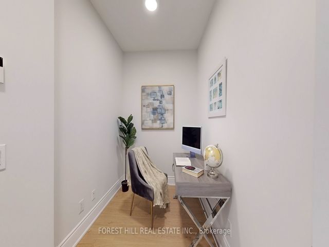 PH 24 - 25 Greenview Ave