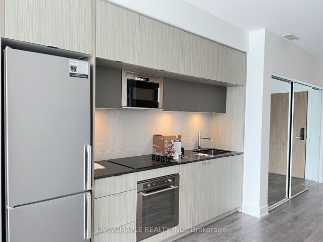 2709 - 575 Bloor St E