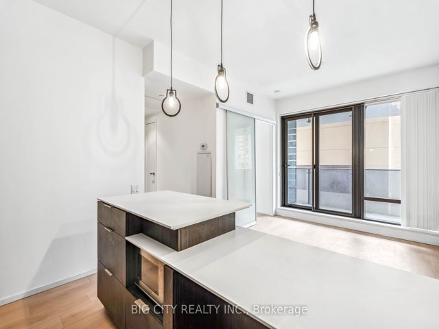 1506 - 5 St Joseph St