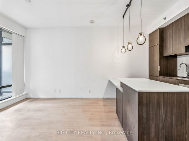 1506 - 5 St Joseph St