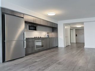701 - 575 Bloor St E