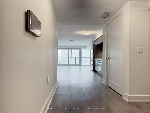 701 - 575 Bloor St E