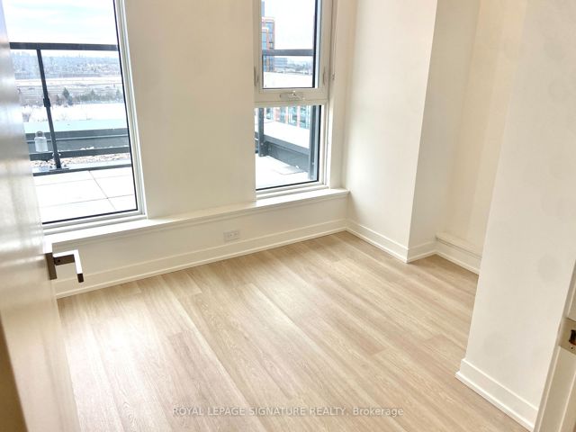 1214 - 500 Wilson Ave