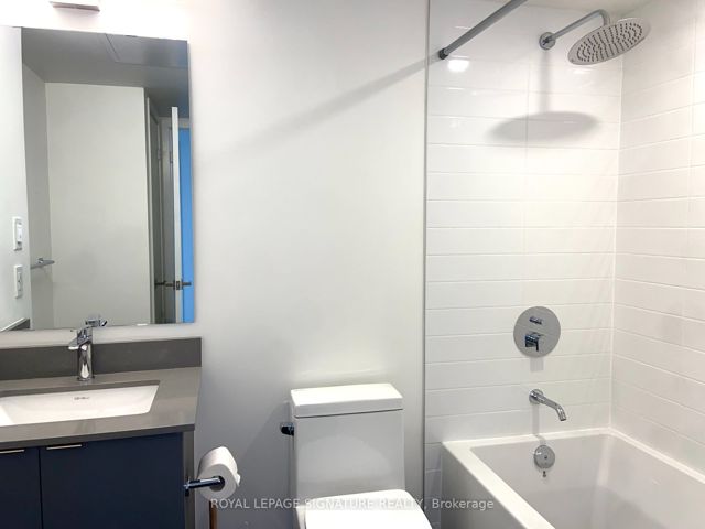 1214 - 500 Wilson Ave