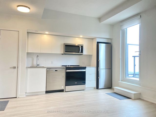 1214 - 500 Wilson Ave