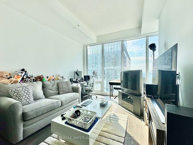 4903 - 115 Blue Jays Way