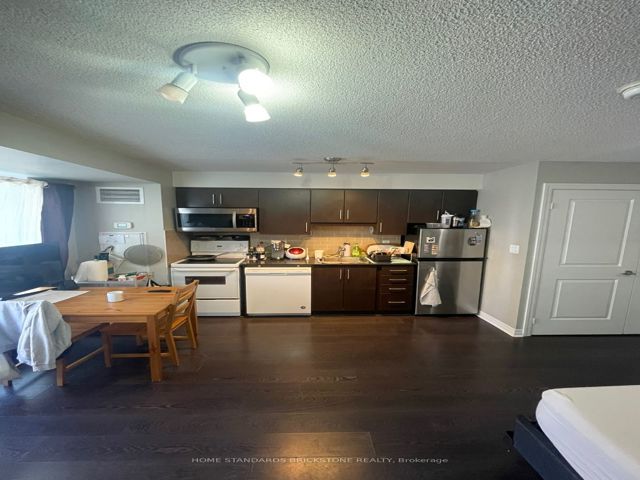 130 - 2035 Sheppard Ave E
