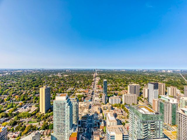 5205 - 8 Eglinton Ave E