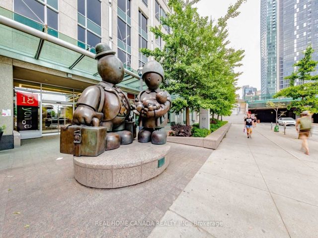 814 - 18 Yonge St