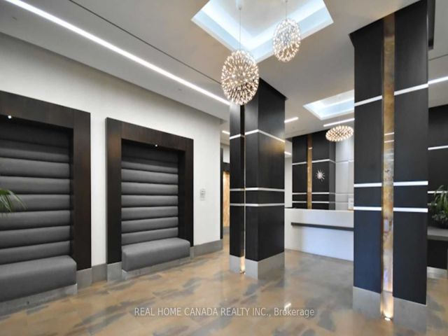 814 - 18 Yonge St