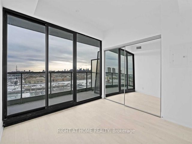 913 - 33 Frederick Todd Way