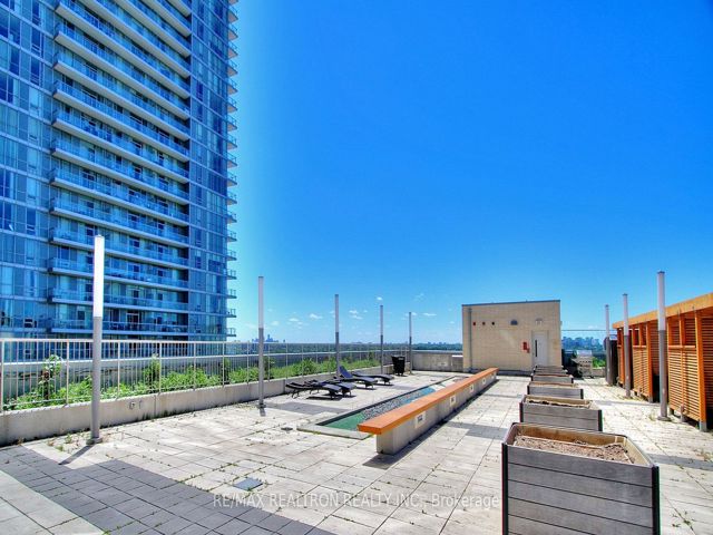 601 - 70 Forest Manor Rd