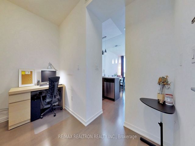 601 - 70 Forest Manor Rd