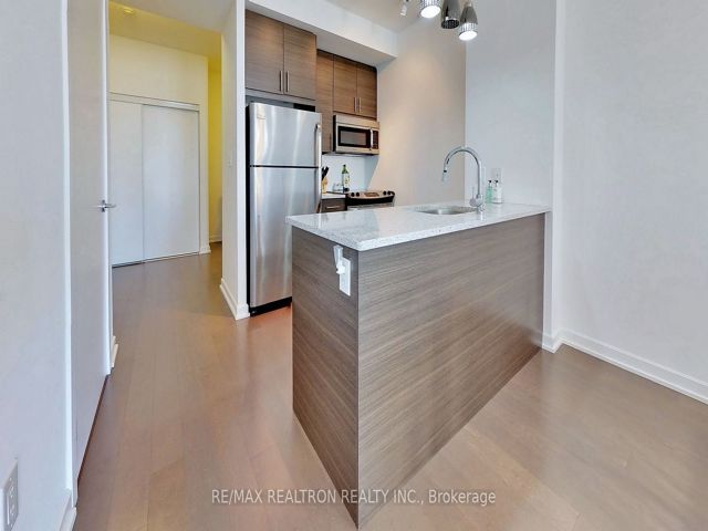 601 - 70 Forest Manor Rd