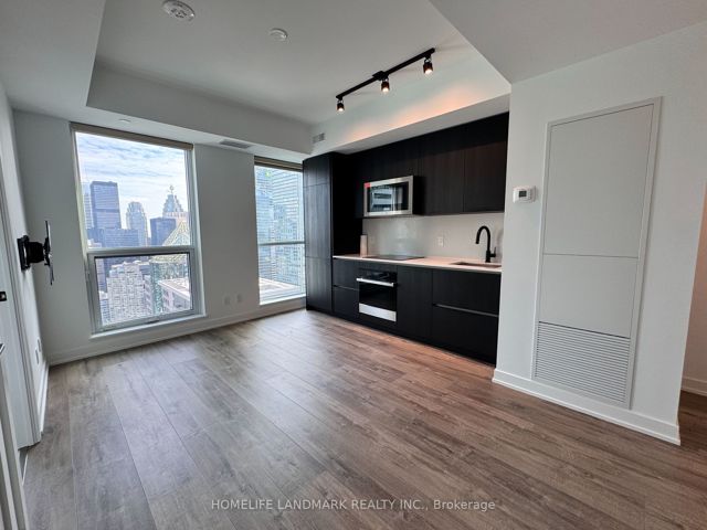 4001 - 327 King St