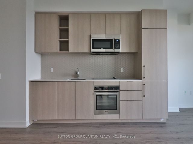 1307 - 50 Ordnance St