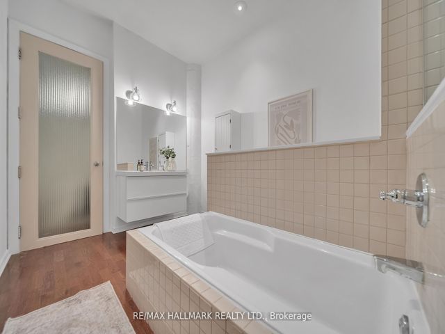 523 - 155 Dalhousie St